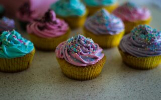 regenboog cupcakes, rainbow, muffins, bakken, herfst, bakken met kinderen,